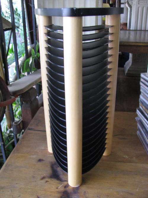 STUNNING CD RACK IN VERY GOOD CONDITION @@@@CRRAAZZY R1 START..