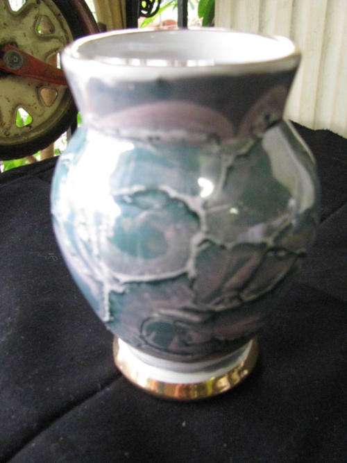 A LOVELY LUSTRE VASE BEAUTIFULLY DECORATED @ CRRAAZY R1 START