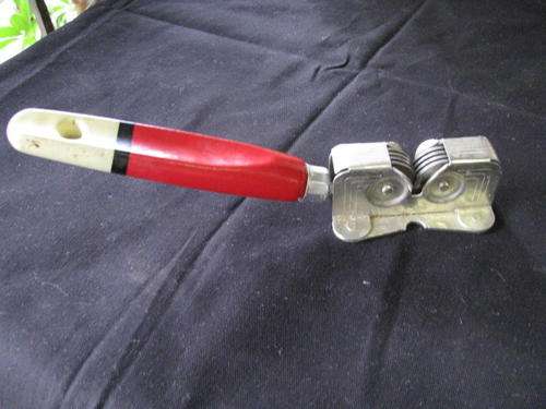 A NICE FUNCTIONAL VINTAGE SKY-LINK ENGLAND KNIFE SHARPENER  @ CRRAAZY R1 START