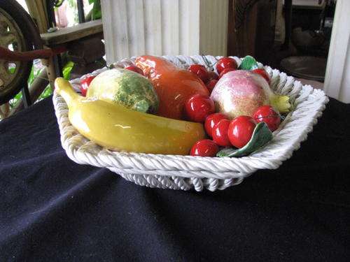 A LOVELY VINTAGE LATTICE WORK PIERCED BOWL WITH ASSORTED FRUIT...@CRRAAZY R1 START