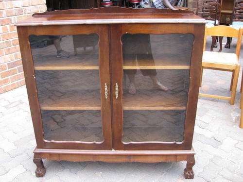 A REALLY LOVELY 30'S-40'S IMBUIA LINEN FOLD BALL & CLAW BOOKCASE OR DISPLAY  @ CRAZY R1 START