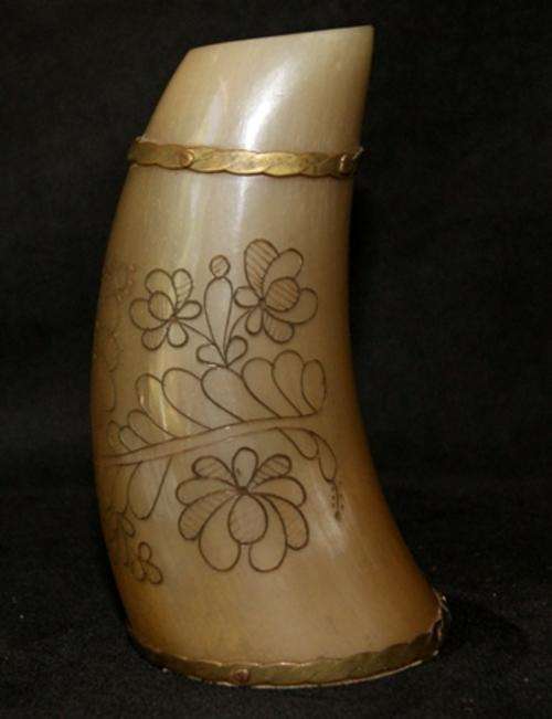 ULTRA RARE+*+* A STUNNING ANTIQUE HAND CARVED HORN VASE @@@ CRAAZZYYY R1 START