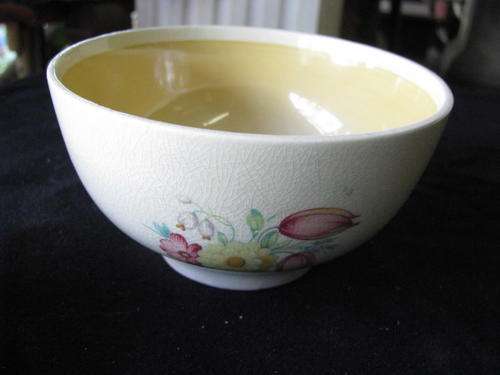A LOVELY SUSIE COOPER SUGAR BOWL IN TYPICAL ART DECO STYLE...GORGEOUS!!!!! @ CRRAAAZZY R1 START
