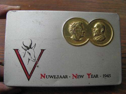 HISTORICAL WARTIME NEW YEAR 1945 CHOCOLATE TIN SIGNED BY SMUTS & HIS WIFE @CRRAAAZY R1 START
