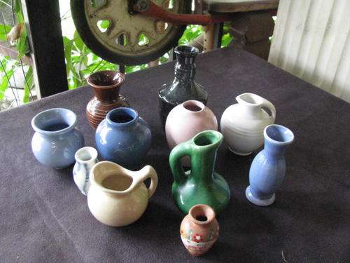 A JOBLOT OF 11 JUGS & VASES ALL FOR ONE BID @ CRRAAAZZY R1 START