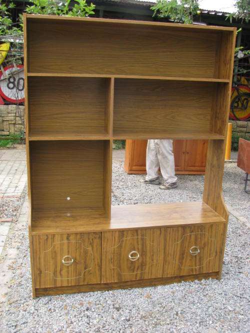 A RETRO 1970'S WALL UNIT / ROOM DIVIDER...VINTAGE ITEM IN GOOD CONDITION  @CRRRAAAAZY R1 START
