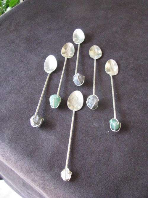 6 x BEAUTIFUL RETRO 1960'S TEASPOONS  WITH PRECIOUS STONE DETAIL @CRAZY R1 START