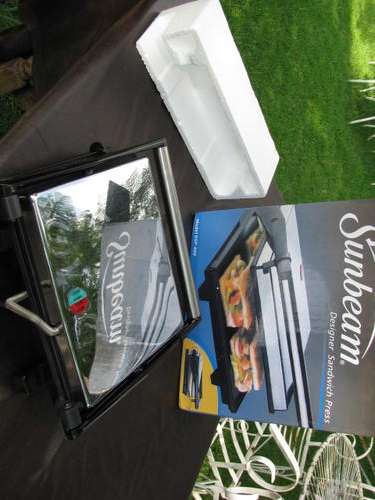A SUNBEAM DESIGNER SANDWICH PRESS MODEL SSP400 in original packaging @CRAZY R1 START