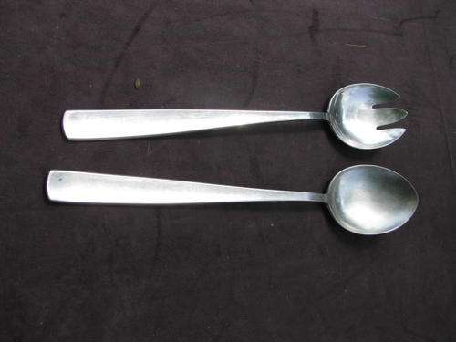 A LOVELY VINTAGE PAIR OF SALAD SERVERS  @CRAZY R1 START