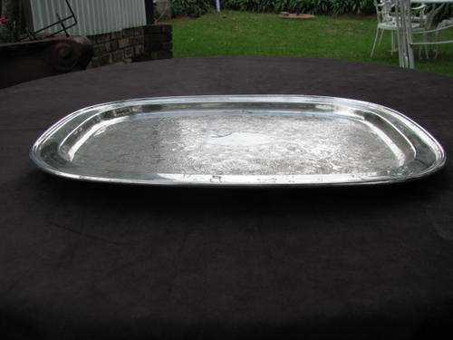 A SILVER PLATED ORNATE TRAY ON BUN FEET @CRAZY R1 START