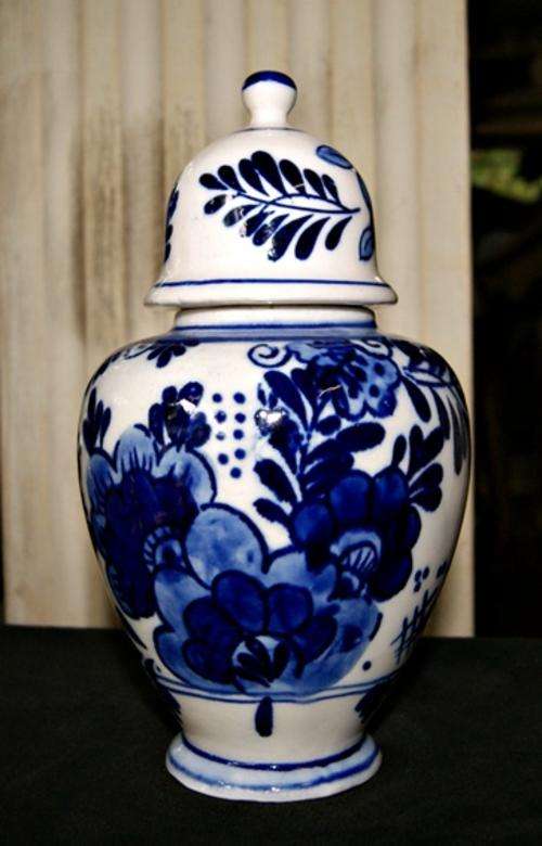 STUNNING OLD PORCELAIN DELFT GINGER JAR WITH LID @@@ CRAZY R1 START