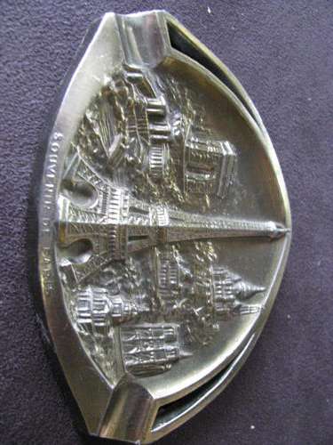 STUNNING SOLID BRASS ASHTRAY DEPICTING IMPORTANT FRENCH BUILDINGS.EIFFEL TOWER ETC@ CRAZY R1 START