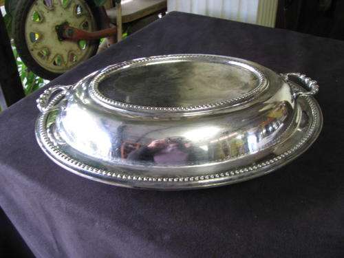 A BEAUTIFUL VINTAGE SILVER PLATED VEGETABLE DISH WITH LID @CRAZY R1 START