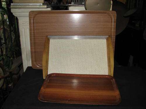 3 NICE OLD RETRO SERVING TRAYS..@CRAZY R1 START