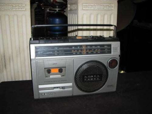 A VINTAGE SANYO 2 WAY RADIO AND SPEAKER @CRAZY R1 START