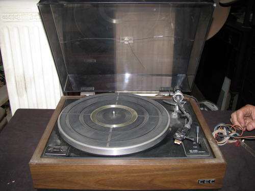A CEC BD2000 PRECISION TURNTABLE.... VINTAGE ITEM
