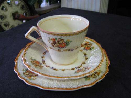 A MYOTT STAFFORDSHIRE TEA TRIO  ....EARLY ART DECO BEAUTIFUL QUALITY ITEM..... @CRAZY R1 START