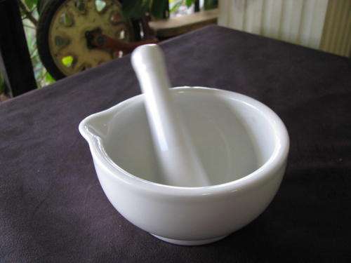A WONDERFUL FUNCTIONAL PESTLE AND MORTAR.... GREAT FOR THE KITCHEN@CRAZY R1 START