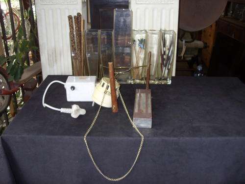 JOB LOT OF 20 ITEMS... GLASS VASES, DOOR MAGNET, GP NECKLACE  ETC...  @@@ CRAAZZZYYY R1 START