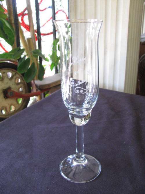 A VINTAGE "HAPPY 21ST BIRTHDAY" GLASS  @ CRAZY R1 START