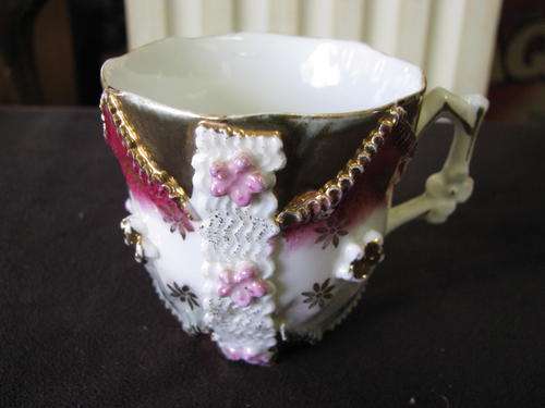THE MOST BEAUTIFUL & HIGHLY DETAILED VICTORIAN CUP. STUNNING COLLECTABLE LUSTRE ITEM!@CRAZY R1 START