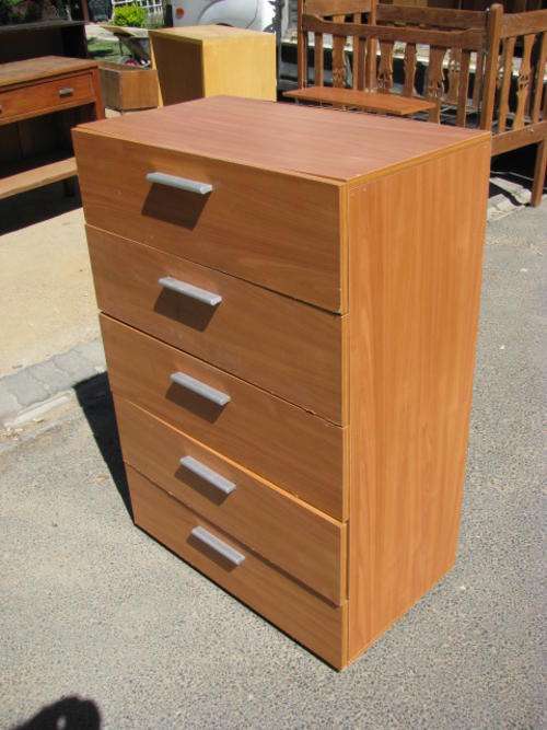 A RETRO 1970'S TALL CHEST OF DRAWERS...5 DRAWERS  @ CRAZY R1 START