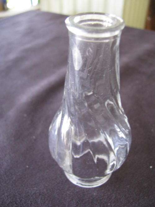 A VINTAGE GLASS FLUE FOR AN OIL LAMP  @CRAZY R1 START