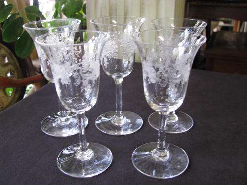 CRYSTAL 1930'S VINTAGE SET OF 5 ETCHED 1930'S WINE GLASSES....HIGH QUALITY CRYSTAL