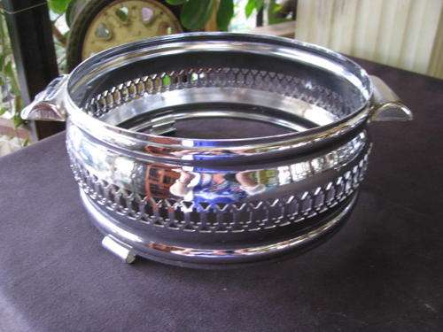 A ROUND HOLDER FOR HOT CASSEROLE DISH (NUMBER 3) @CRAZY R1 START