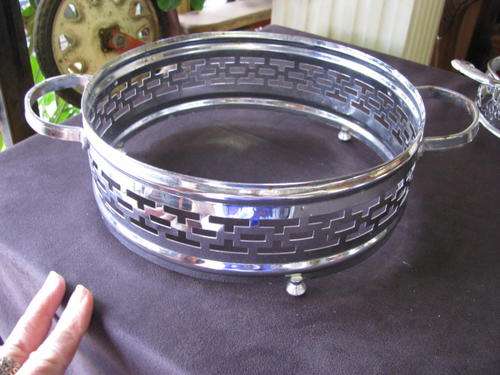 A ROUND HOLDER FOR HOT CASSEROLE DISH (NUMBER 4) @CRAZY R1 START