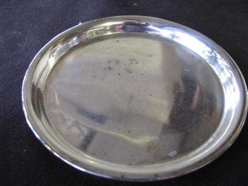 A VINTAGE ROUND TRAY  @ CRAZY R1 START