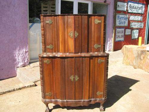 A STUNNING 1940'S IMBUIA BALL AND CLAW LINEN FOLD CORNER DRINKS CABINET @@@ CRAZY R1 START