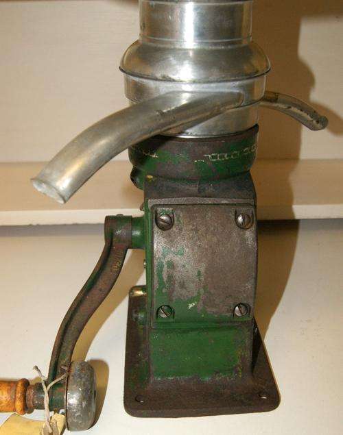 Antique Govenia 16 Cream Separator