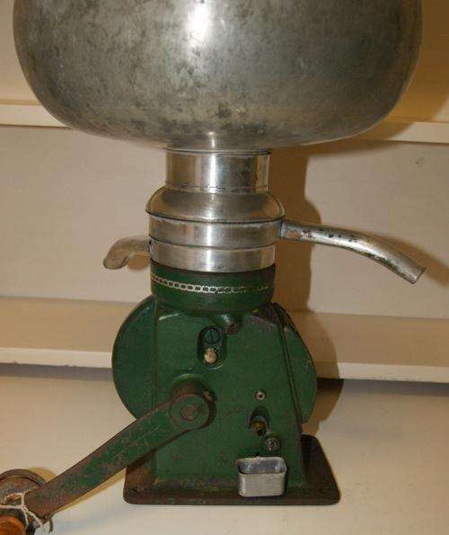 Antique Govenia 16 Cream Separator