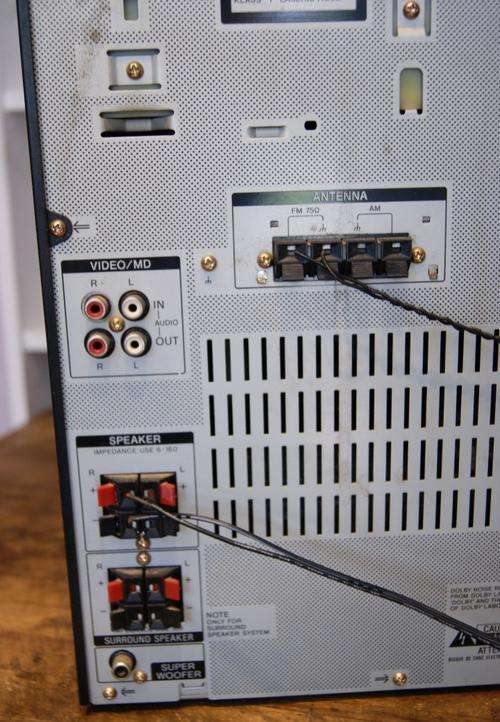 Sony MHC-77 Music HiFi System  (1 Seaker)