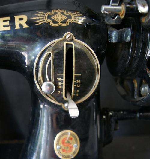 Vintage Singer Industrial Sewing Machine 15K Late 40s Early 50s