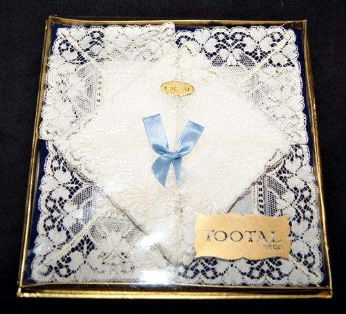 BOXED SET OF 4 VINTAGE TOOTAL HANDKERCHIEFS @@@ CRAAZZYYY R1 START