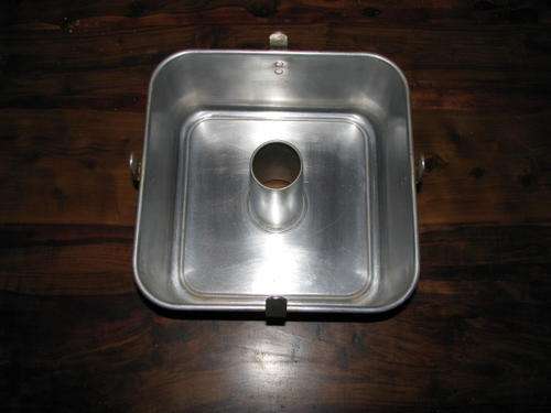 UNUSUAL VINTAGE KITCHEN ITEM....A CAKE / FLAN MOULD FOR THE OVEN