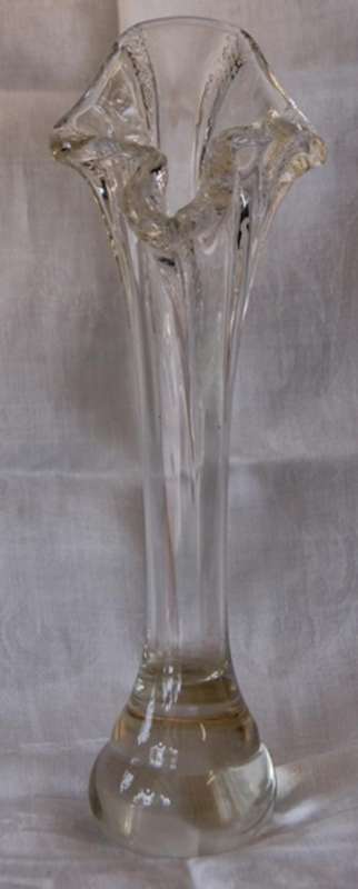 CZECHOSLOVAKIAN HANDKERCHIEF VASE