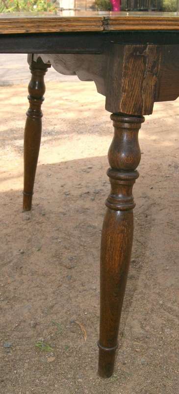Vintage Oak 6 Seater Extendable Dining Table