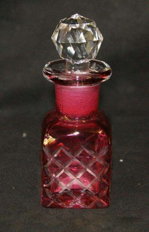 BEAUTIFUL VICTORIAN HANDCUT CRANBERRY GLASS PERFUME DECANTER