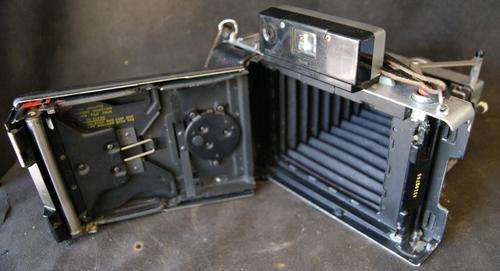 Vintage Polaroid 195 Folding Land Camera Seiko Tominon Lens