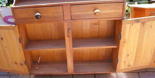 Oregon Wall Mounted 2 Drawer 2 Cabinet Dresser