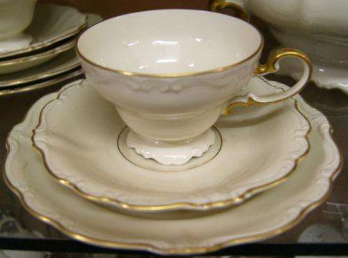 Vintage Rosenthal Pompadour Fine Bone China 6 Trios, Milk Jug, Sugar Bowl and Large Teapot Tea Set