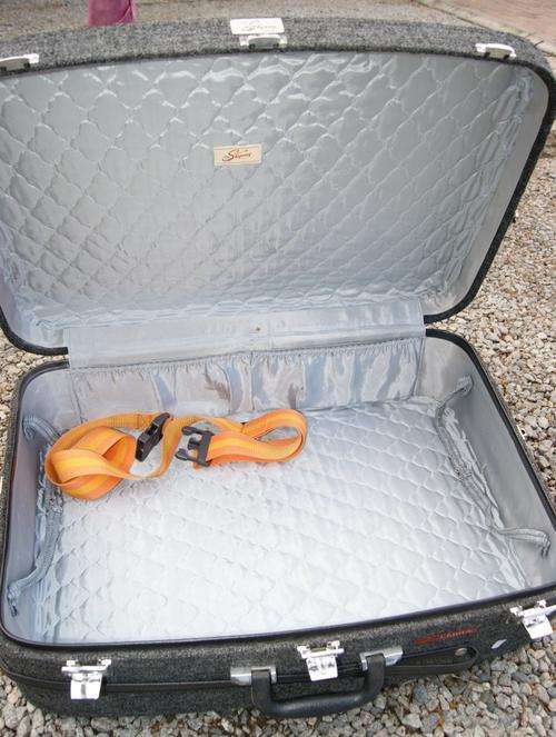 Vintage 1960's Skyway Grey Tweed Rolling Suitcase