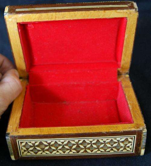 Small Mother of Pearl Decorative Box