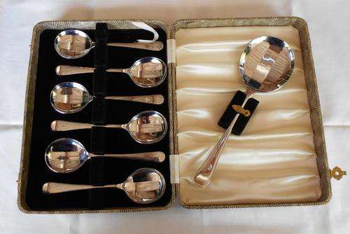 Stunning Box of Cromoid Fruit Set