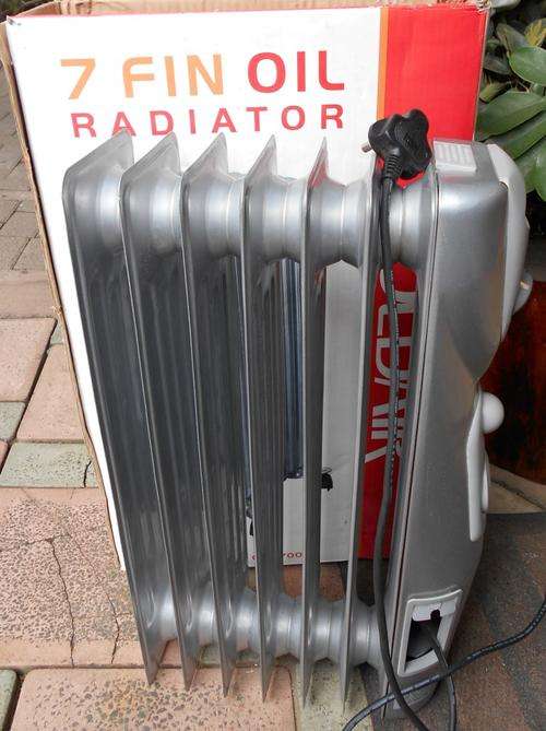 Goldair 7 Fin Oil Radiator Heater - Like New