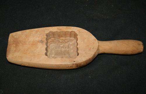 GORGEOUS ANTIQUE WOODEN BUTTER MOULD @@@ CRAAAZZY R1 START (DM84 SALE)