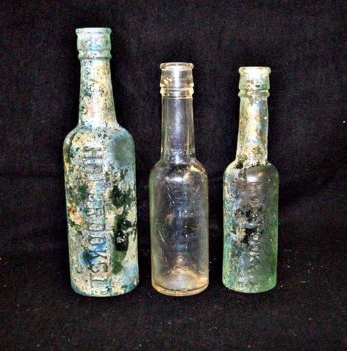 JOB LOT OF 3 ANTIQUE HOLBROOKS BOTTLES @@@ CRAAZZZY R1 START
